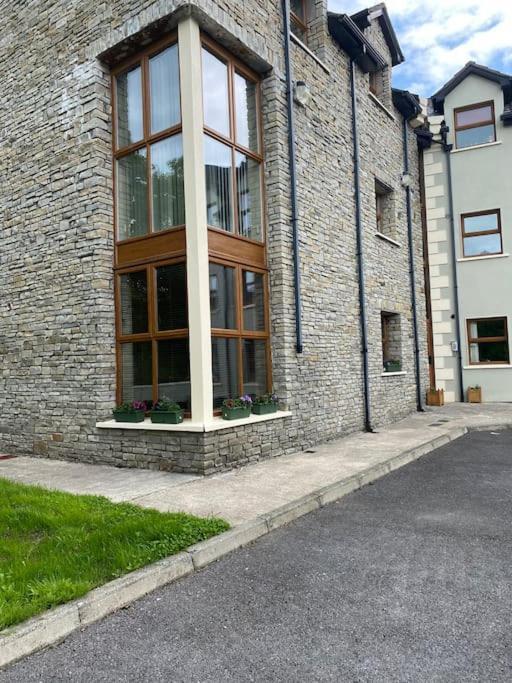Glengesh Court. Ardara Town Centre. Apartment Bagian luar foto